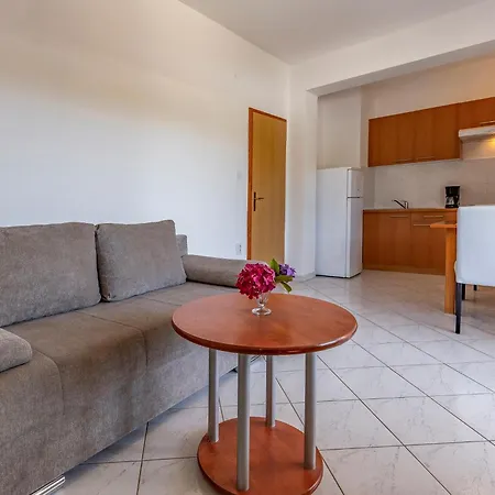 Apartman Rok 8 By Interhome *