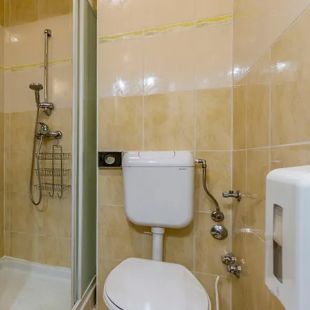 Rok 8 By Interhome * Pula