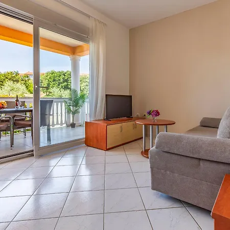 Rok 8 By Interhome Apartamento Pula