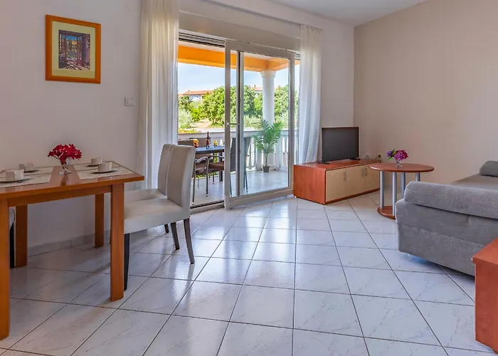 Rok 8 By Interhome Apartment Pula