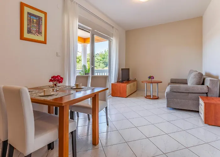 Rok 8 By Interhome 普拉