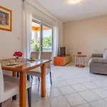 Rok 8 By Interhome Pula