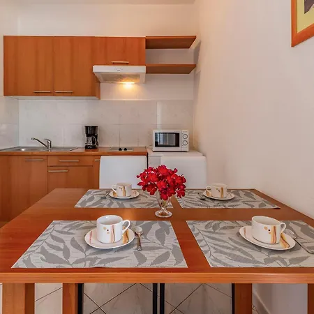 Rok 8 By Interhome